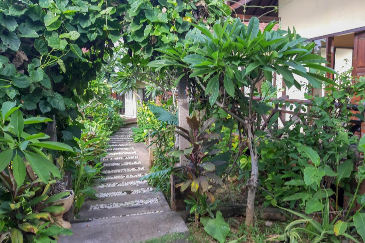Oyo 3070 Villa Lovina Eco Lodge Esterno foto